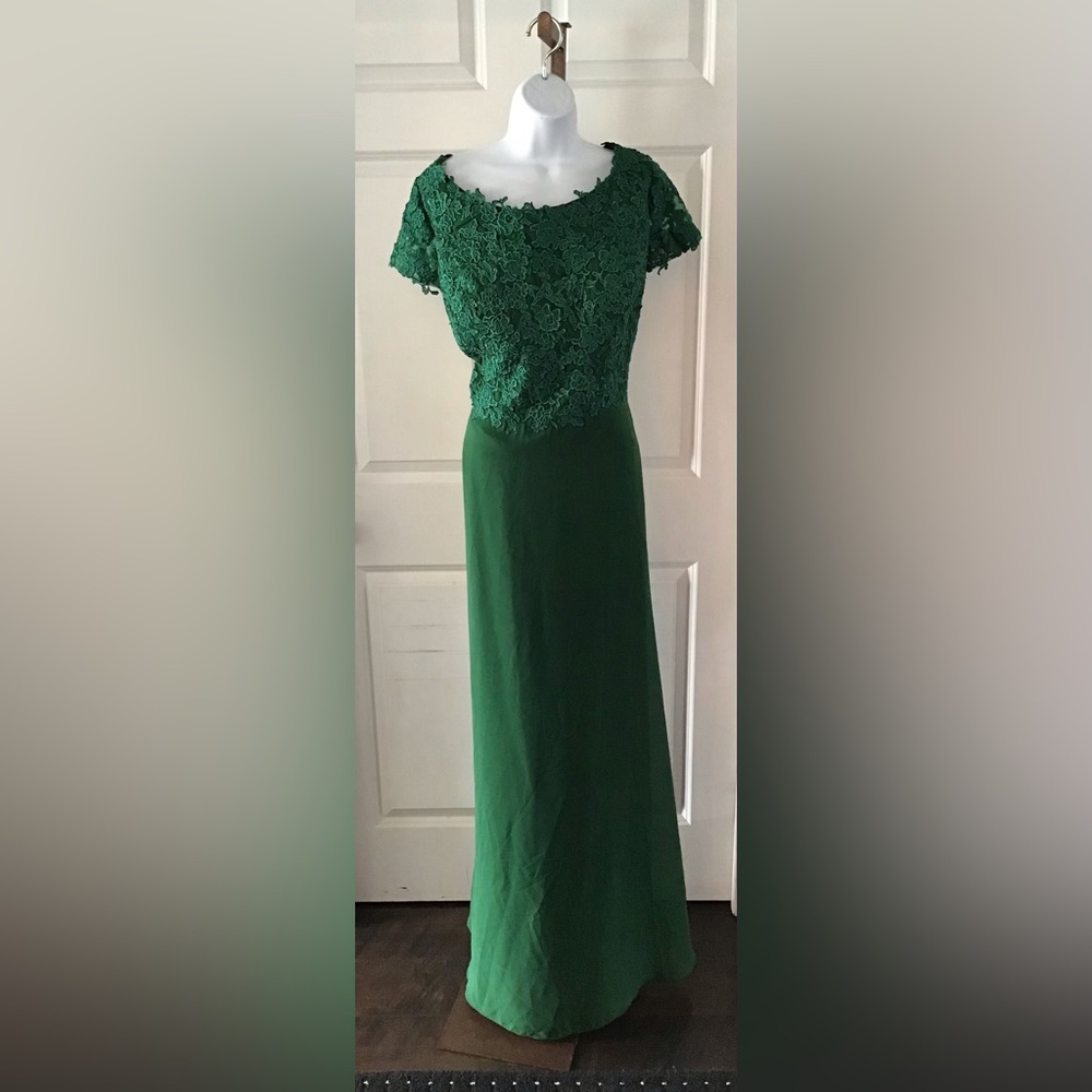 Unbranded Hunters Green SS MOB Gown, Crewneck Lace Top Size 18
